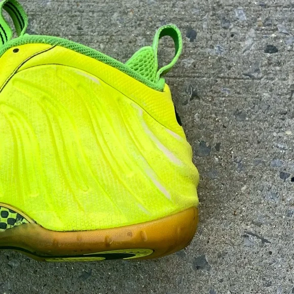 NIKE AIR FOAMPOSITE PRO VOLT NEON YELLOW PENNY ONE 1 624041-700